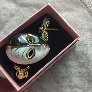 Vintage Whimsigoth Fairycore Brooch Set Mystical Mask Jeweled Spider & Dragonfly